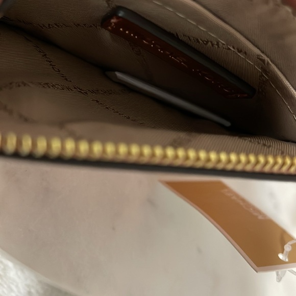 NWT Michael Kors Manhattan with Travel Coin Pouch - Primerose - STUNNING ๐๐๐คฉ - Picture 11 of 15